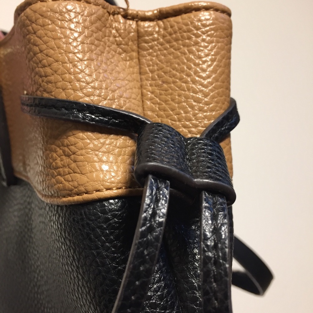 Anne Klein Handbag - Picture 5 of 8